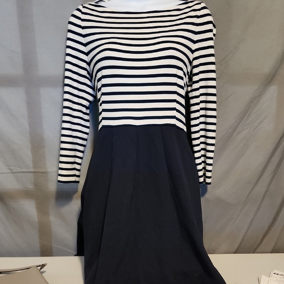 Kate Spade Trendy, Like New Navy and White Striped Dress In Size 8 - Picture 1 of 14
